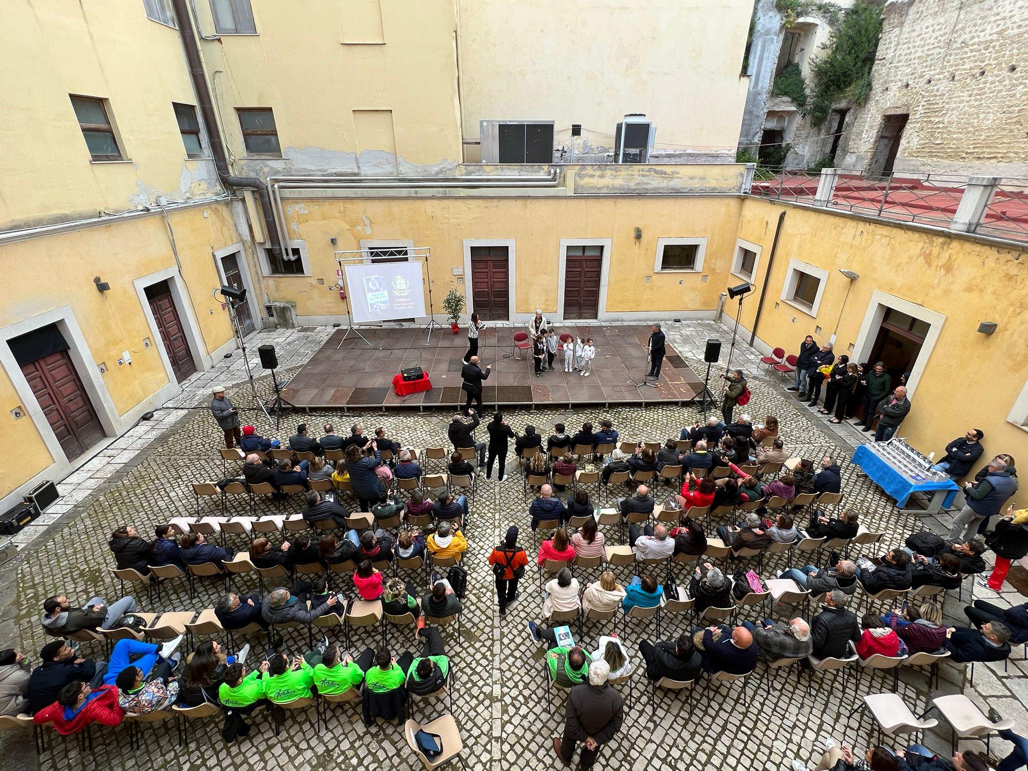 corte-comunale-formia-La-presentazione-del-libro-di-Sara-Simeoni