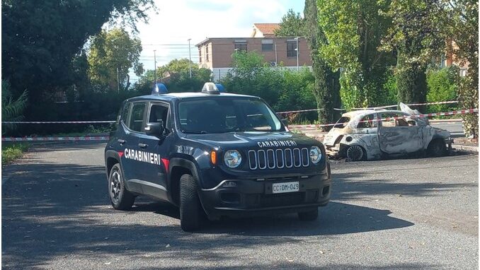auto a fuoco cadavere Sermoneta Latina scalo