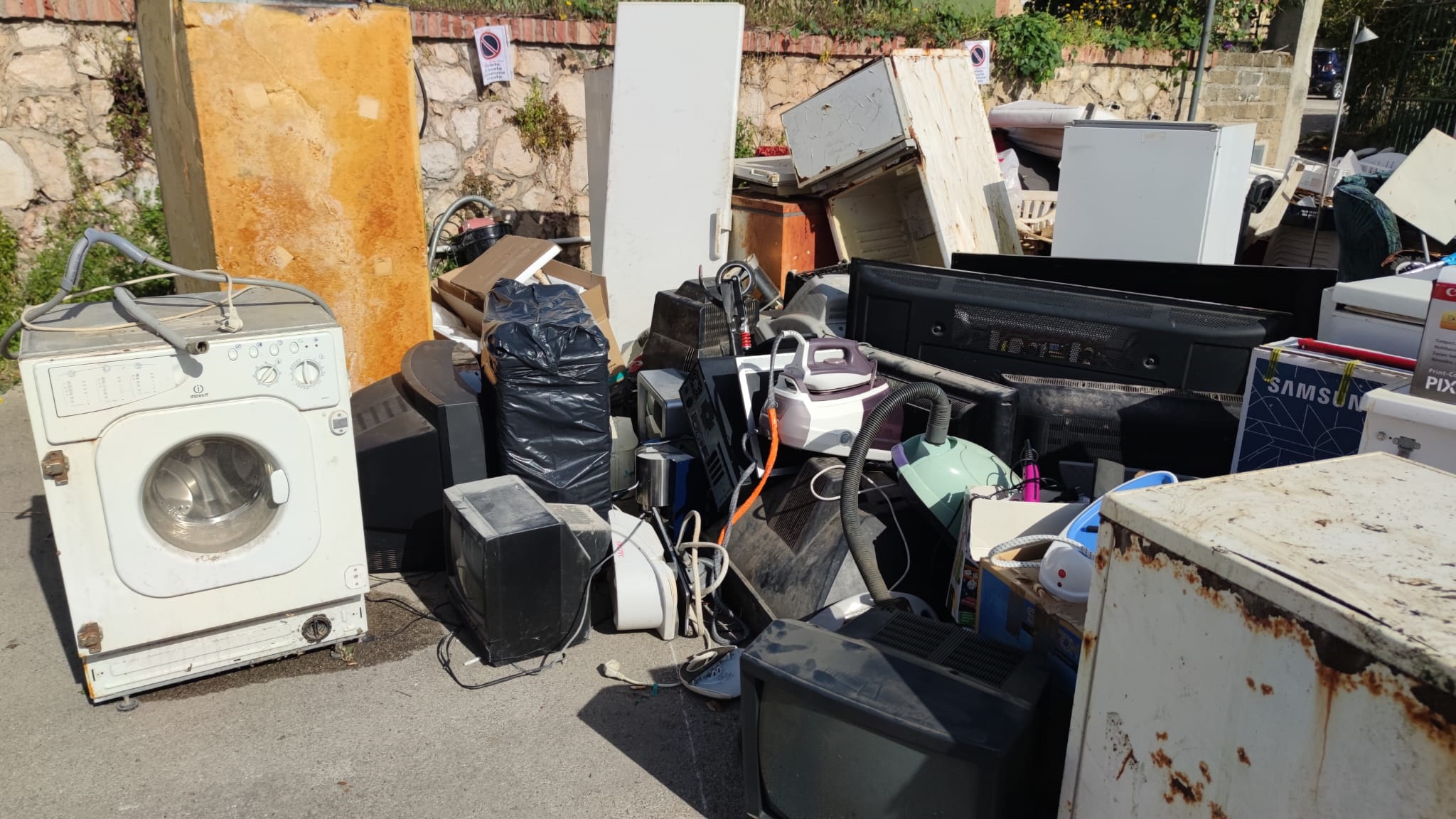 Isola Ecologica 2 aprile 2023 (2)