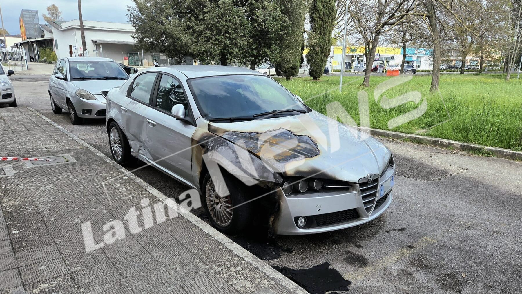 auto a fuoco latina villaggio trieste via ezio