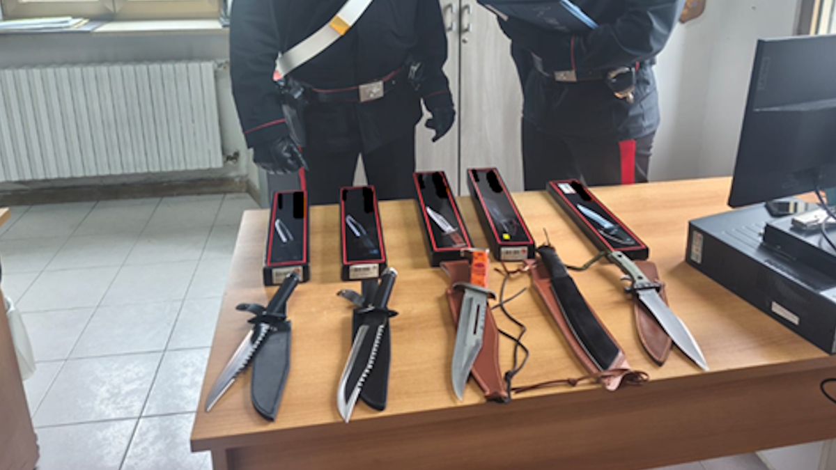 carabinieri controlli coltelli