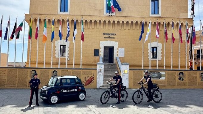 carabinieri ponza formia ebike topolino
