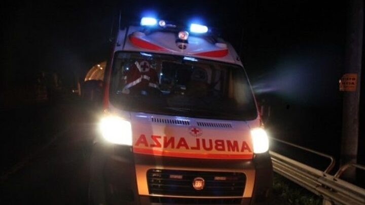 E3608846-22E8-441A-8D3B-2D1770FBCAD8-e1700488278181 (1) ambulanza notte