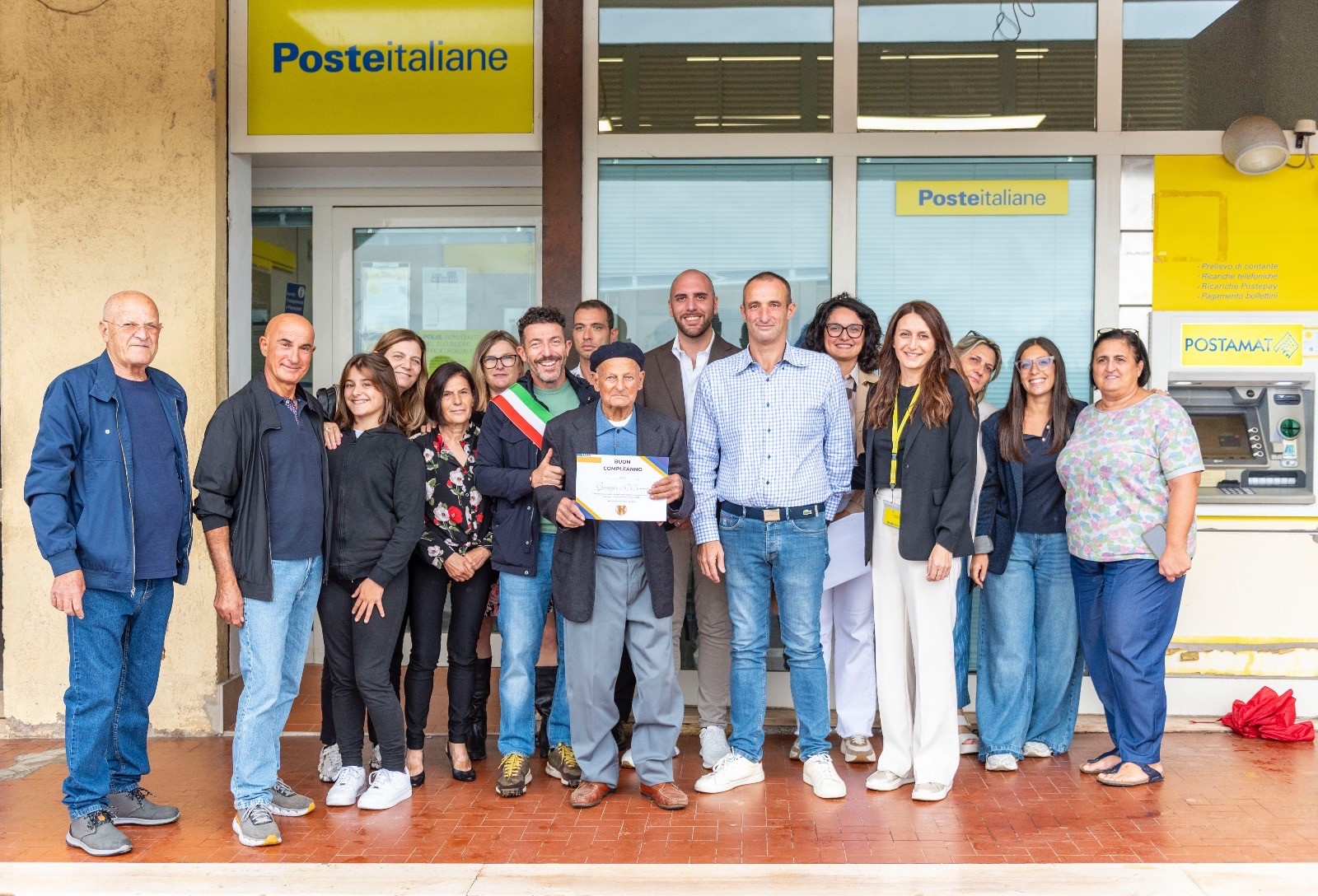 Monte San Biagio, Giuseppe Di Crescenzo compie 100 anni: festa speciale all’ufficio postale