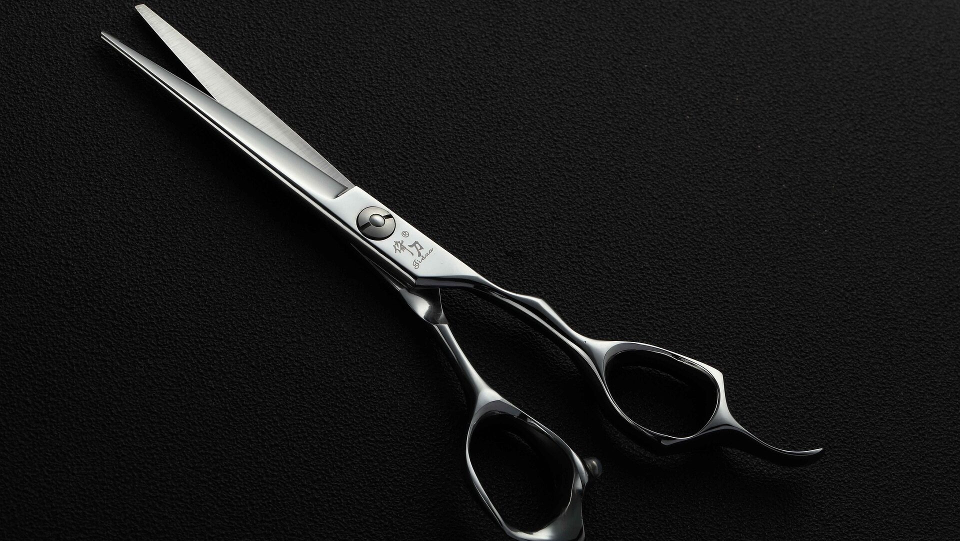 hairdresserooo-scissors-3765407_1920