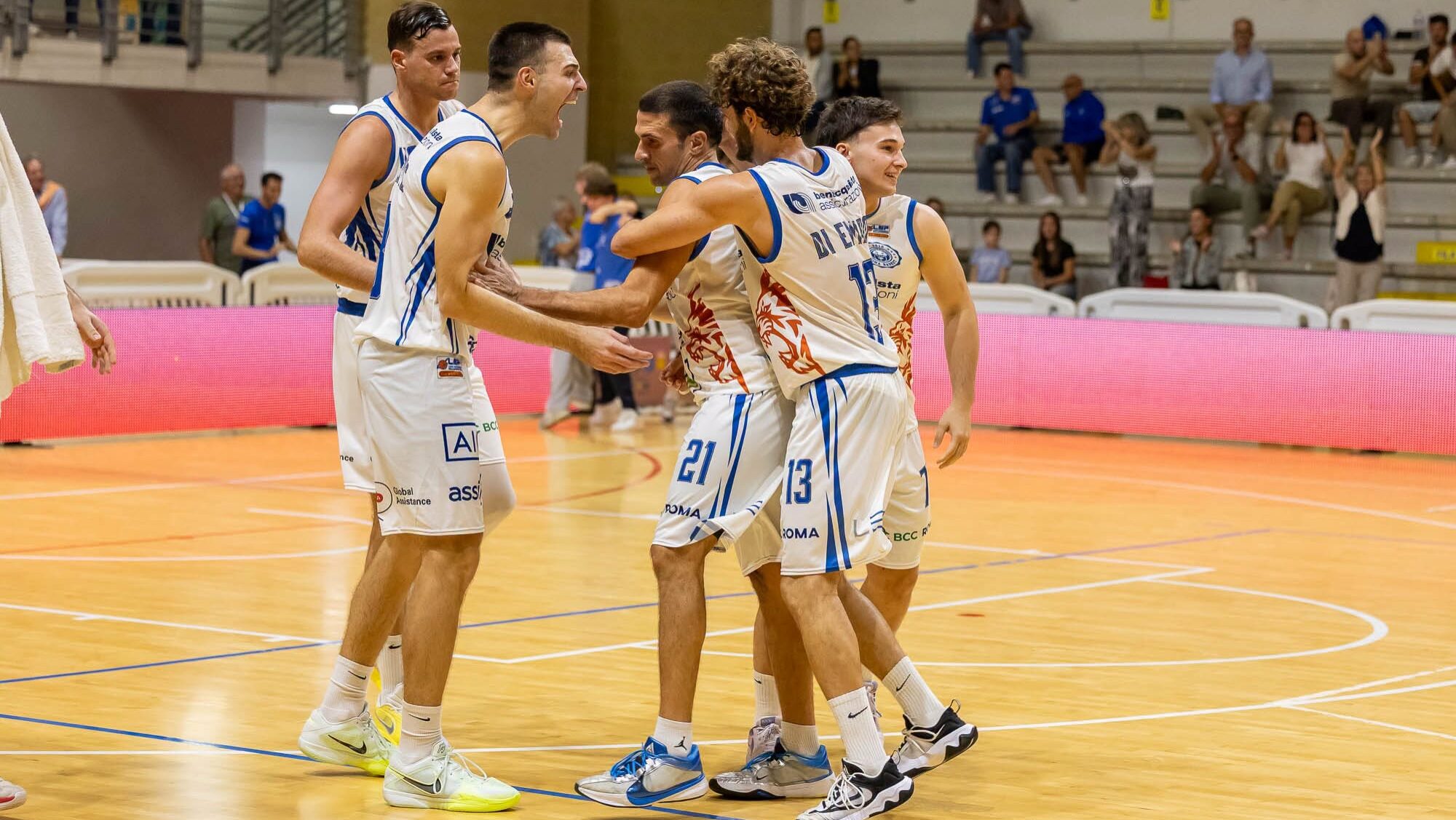 latina basket 1